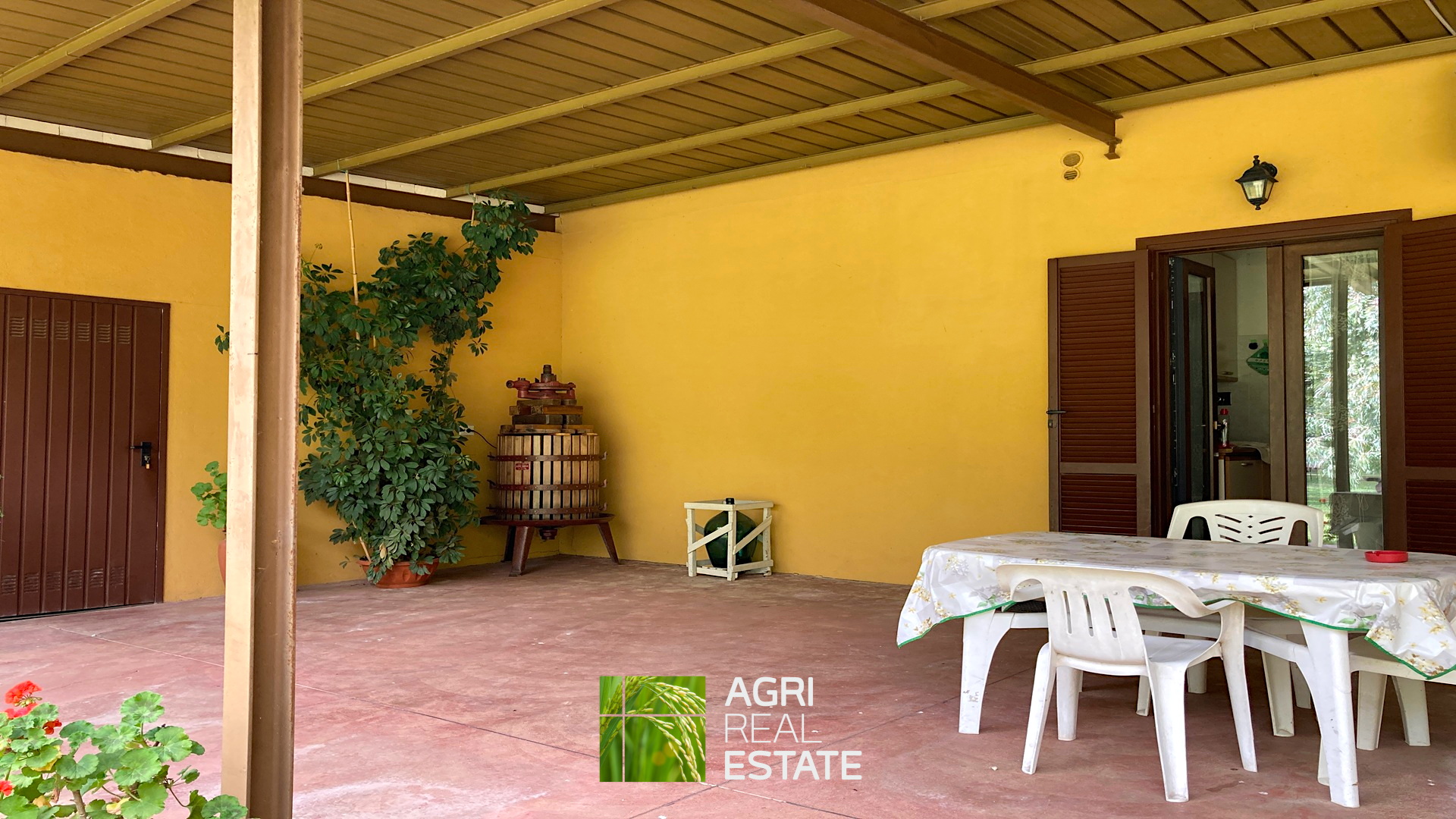 /api/file/public/264727/26914