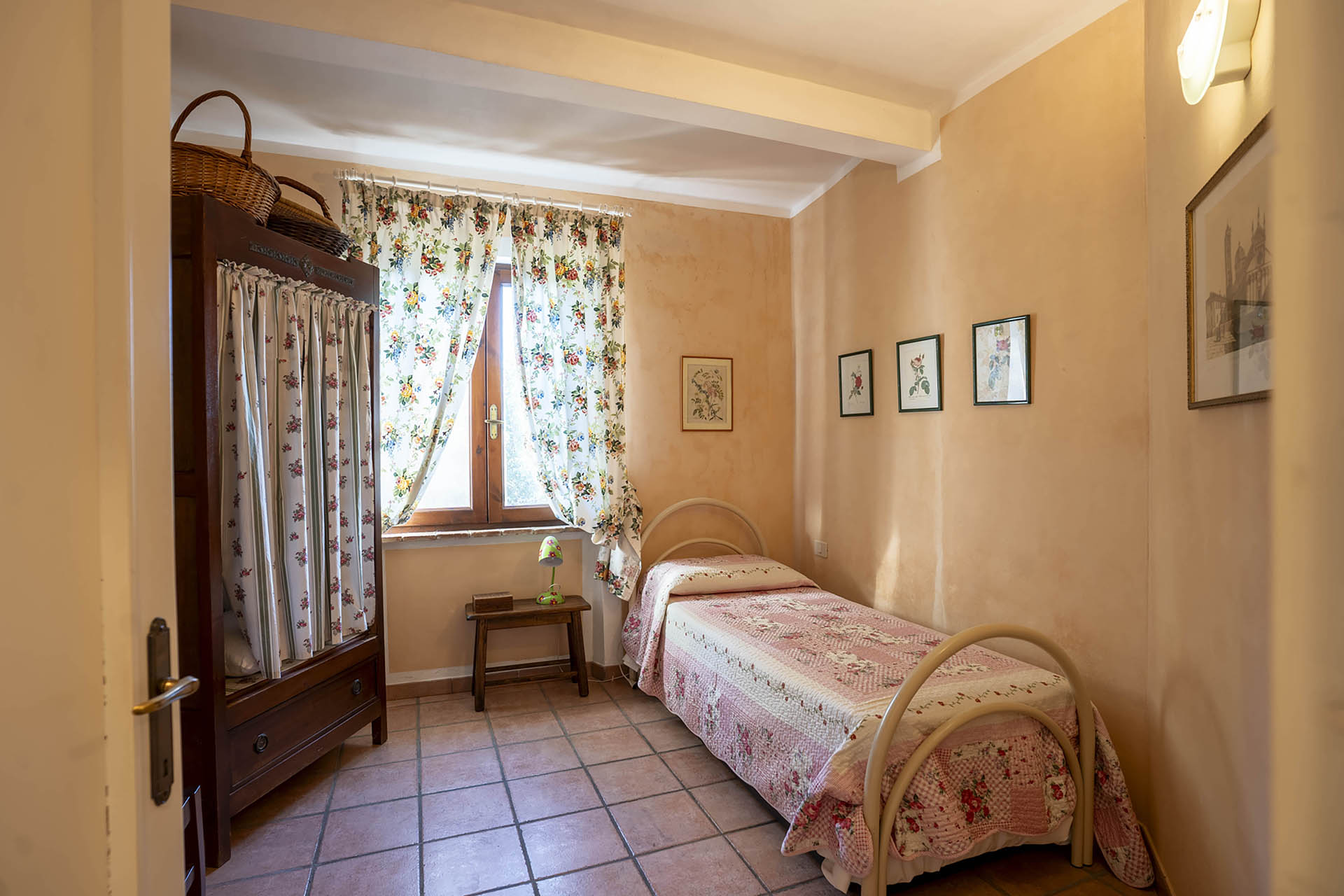 /api/file/public/265558/32200