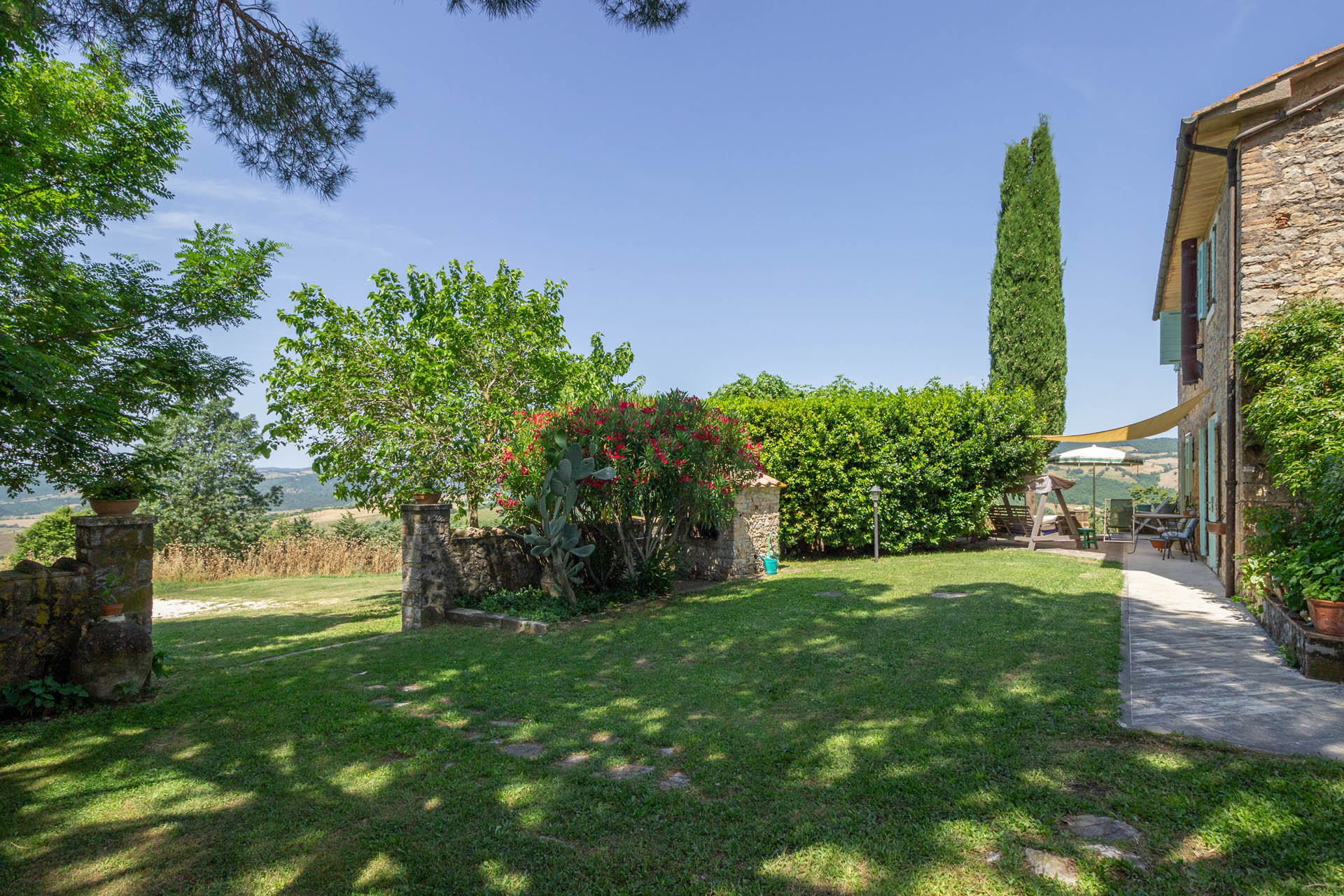 /api/file/public/265564/32306