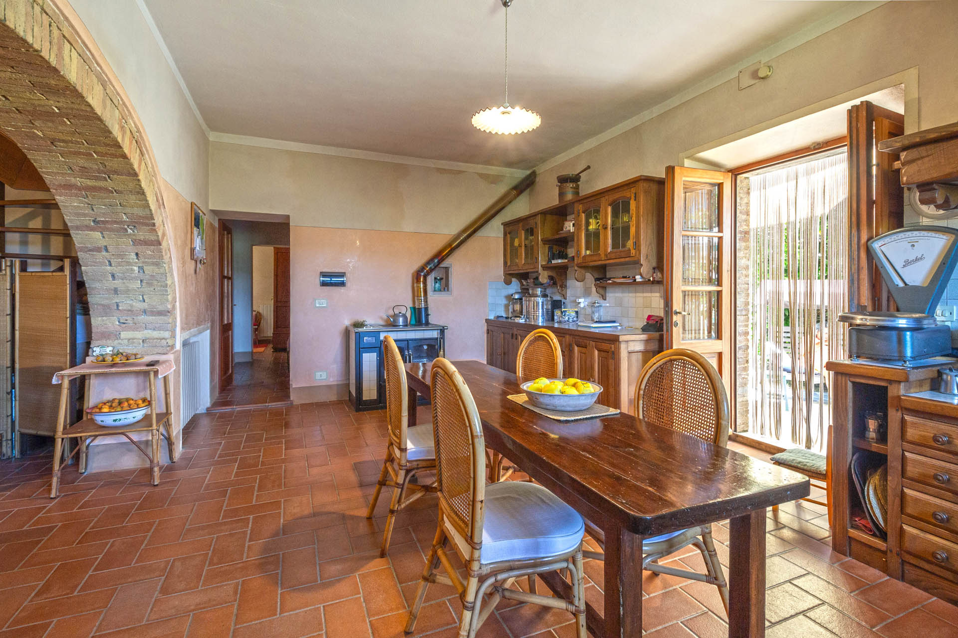 /api/file/public/265564/32316