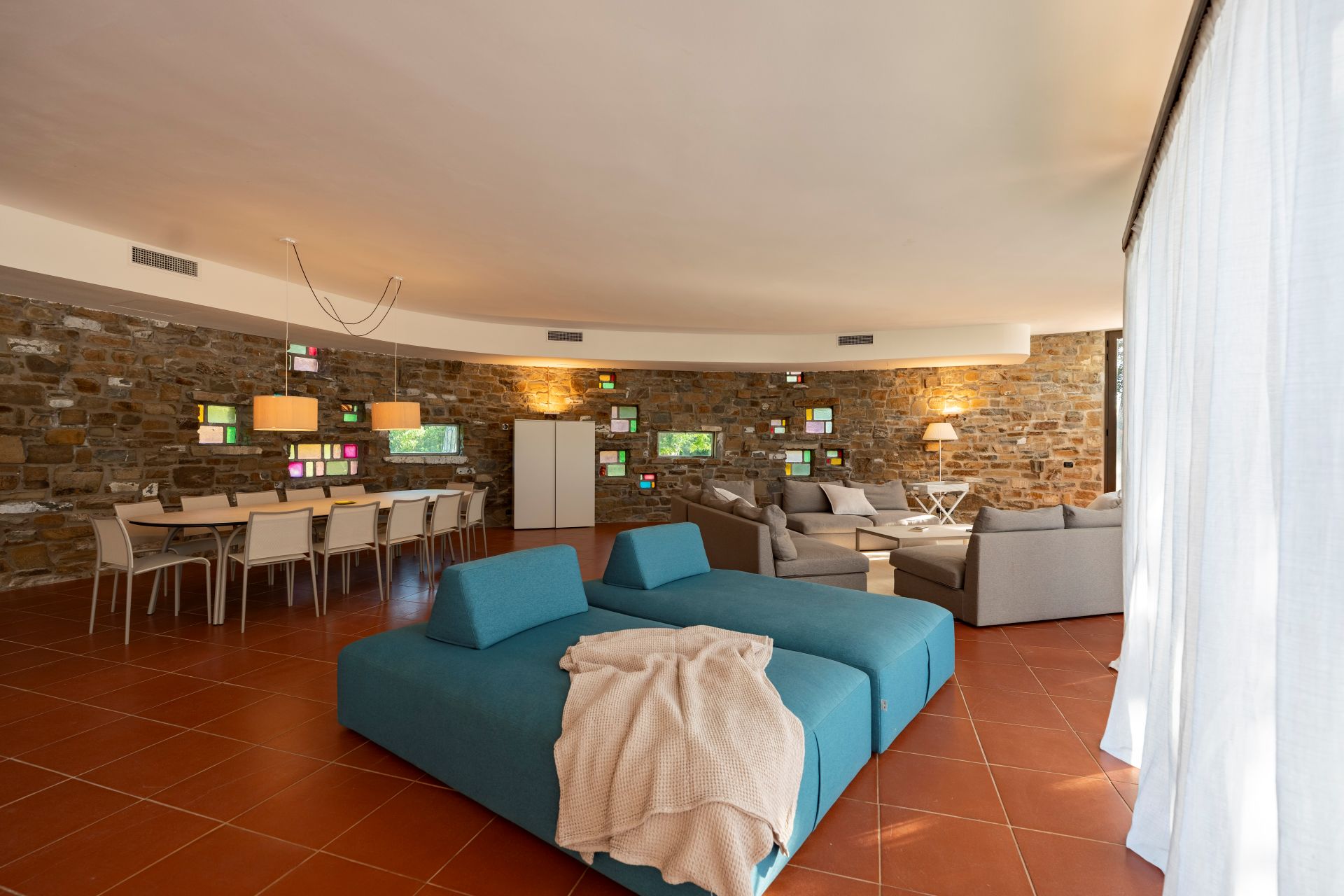 /api/file/public/265565/32144